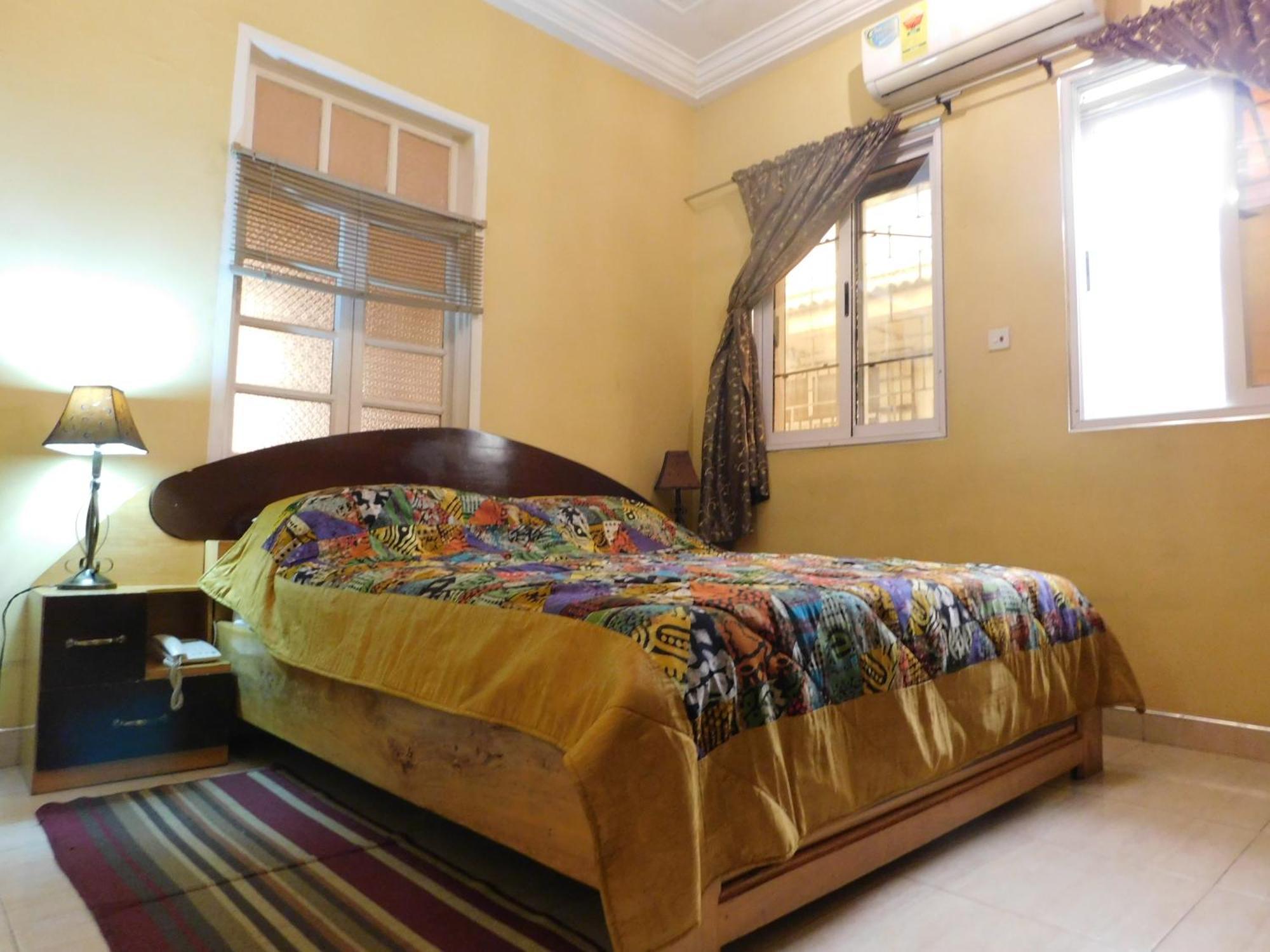 Jesiwa B'S Little Palace Accra Eksteriør billede