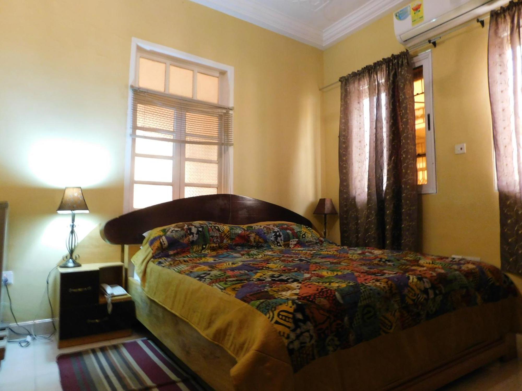 Jesiwa B'S Little Palace Accra Eksteriør billede
